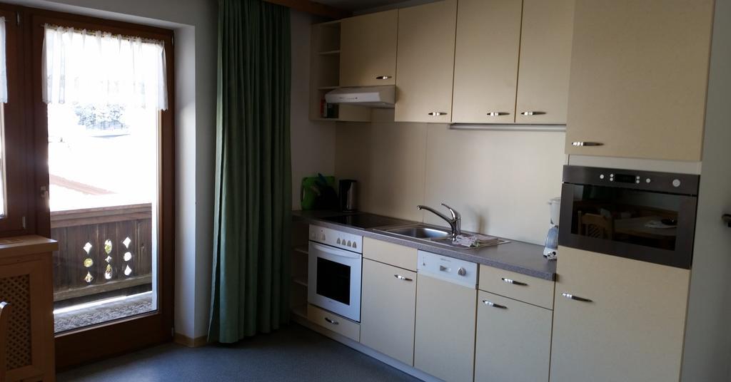 Haus Tuxerklamm Apartment Финкенберг Стая снимка