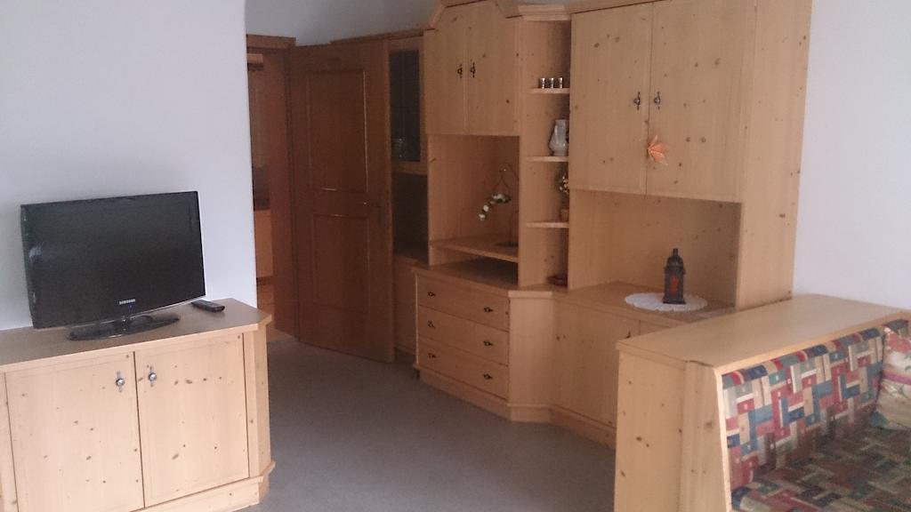Haus Tuxerklamm Apartment Финкенберг Стая снимка